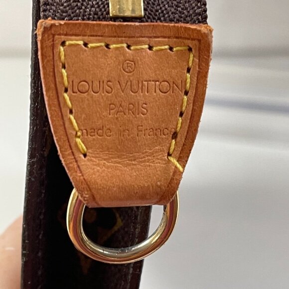 Louis Vuitton Monogram Pouch Leather Brown Zip Logo (174657) - Picture 3 of 6